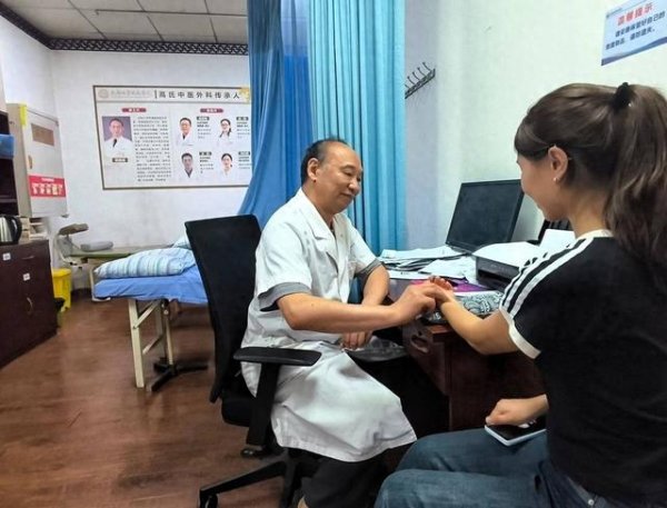 银易配资 非遗传承人高建成：高氏中医外科的“薪火”，我这样守｜ “寻医成渝”特别报道